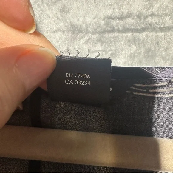 Club Monaco Briley Open-Back Black 100% Silk Floral Print Long Sleeve Blouse #44 - Picture 12 of 16